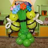 Пчелки с цветами из воздушых шаров